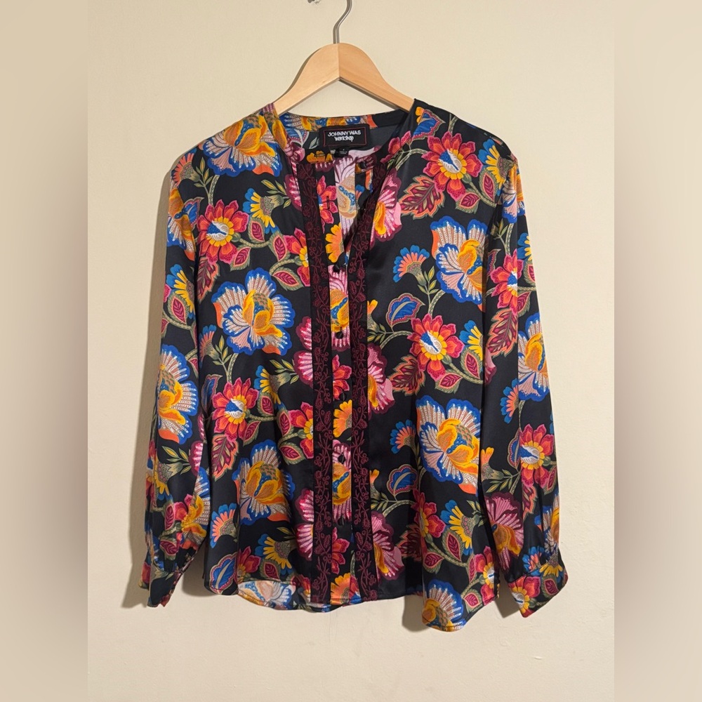 Johnny Was Multicolor Floral Button Down Shirt - Picture 3 of 10